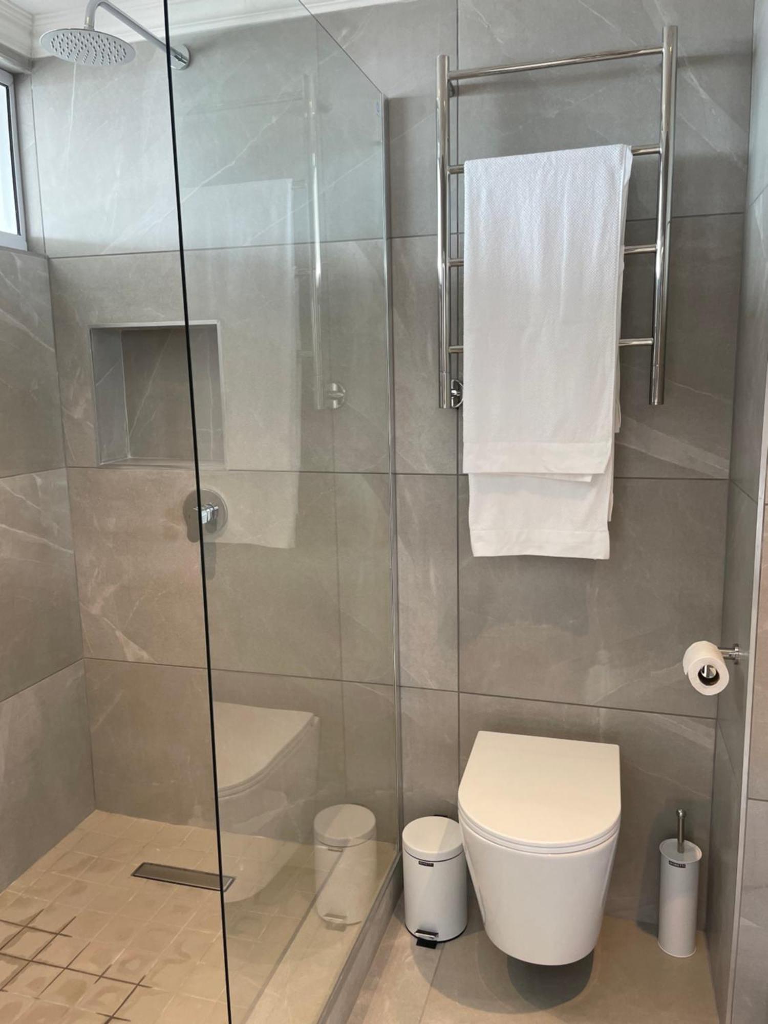 Apartment Modern In Sea Point Cape Town
